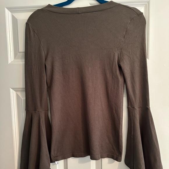 Choker Neck Long Bell Sleeve - Picture 3 of 3